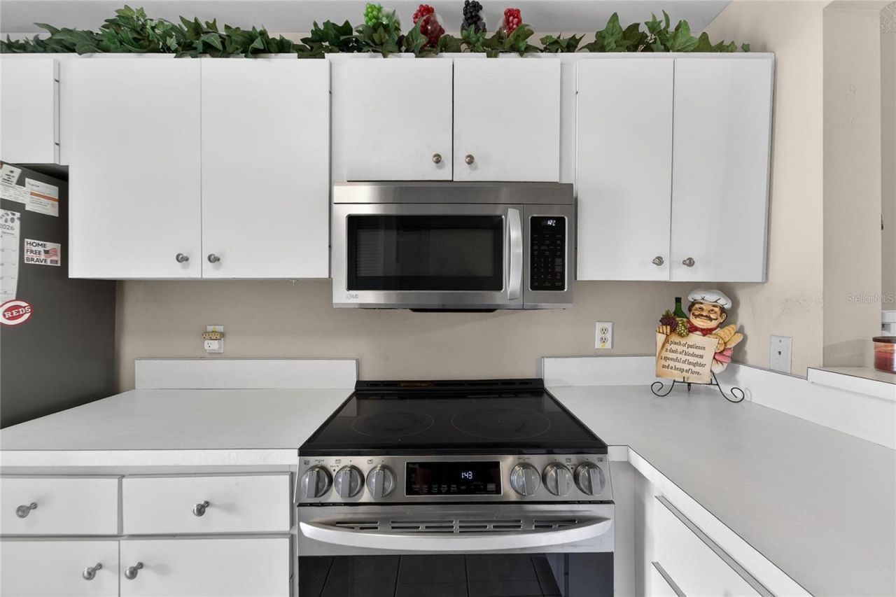 593 Lakeside Drive, Unit 593, Bradenton, FL 34210 Photo