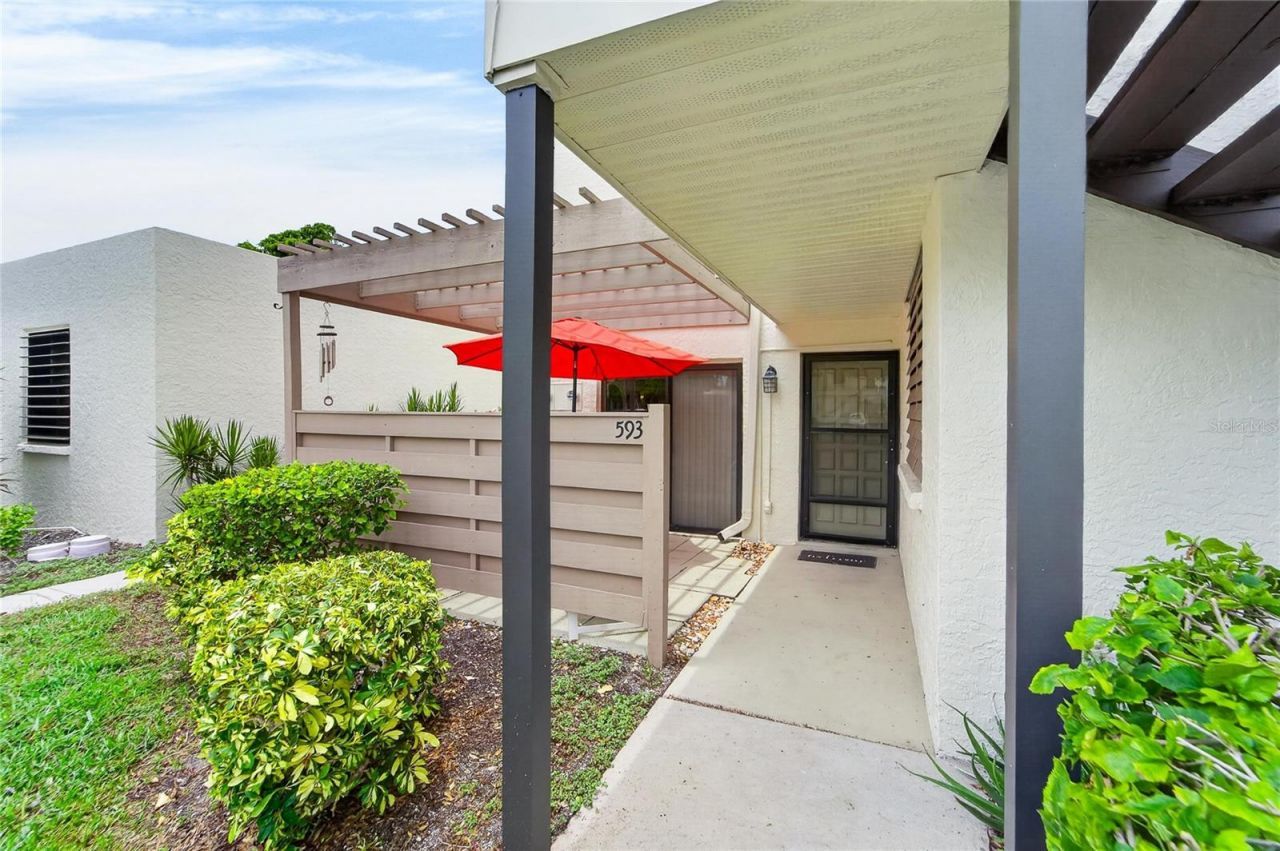 593 Lakeside Drive, Unit 593, Bradenton, FL 34210 Photo