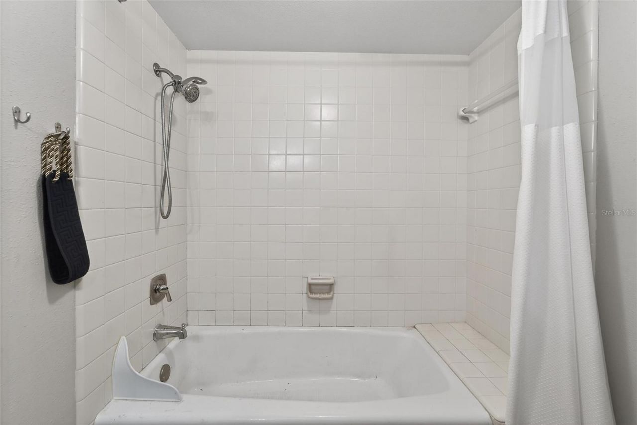 593 Lakeside Drive, Unit 593, Bradenton, FL 34210 Photo