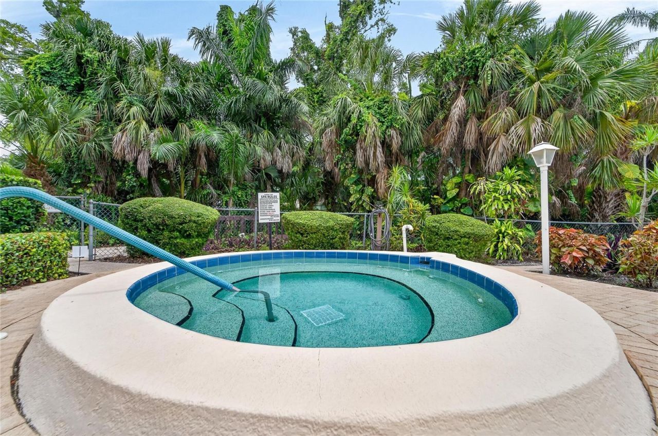 593 Lakeside Drive, Unit 593, Bradenton, FL 34210 Photo