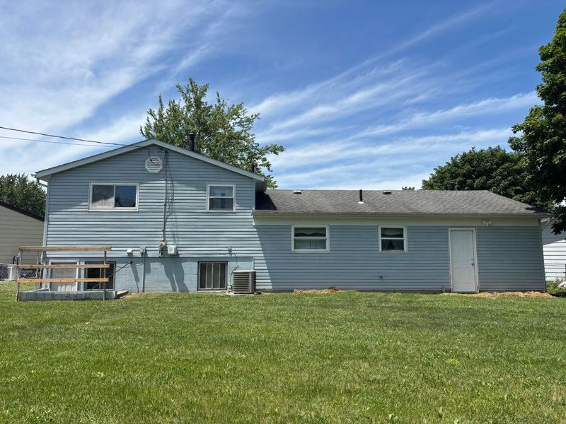 231 Oakdale Court, West Jefferson, OH 43162 Photo 5