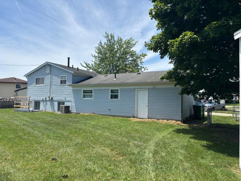 231 Oakdale Court, West Jefferson, OH 43162 Photo 8