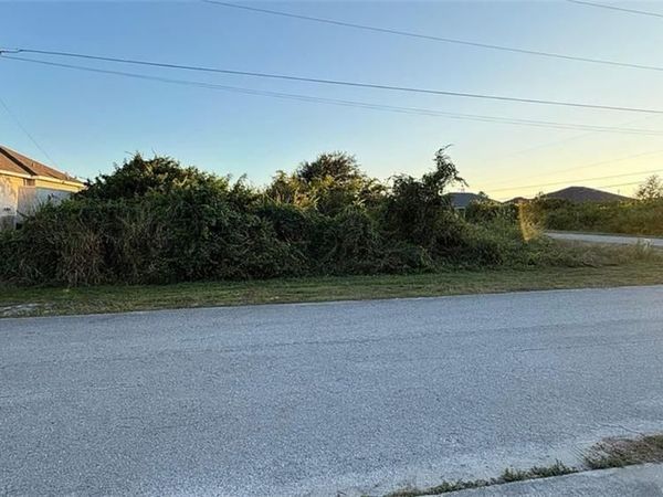 3219 37th ST SW, LEHIGH ACRES, FL 33976