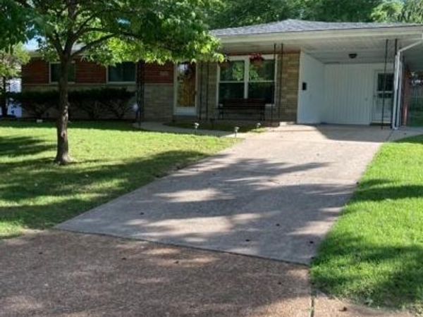 1790 Bobbinray Avenue, Florissant, MO 63031