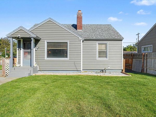 204 E St SW, Ephrata, WA 98823