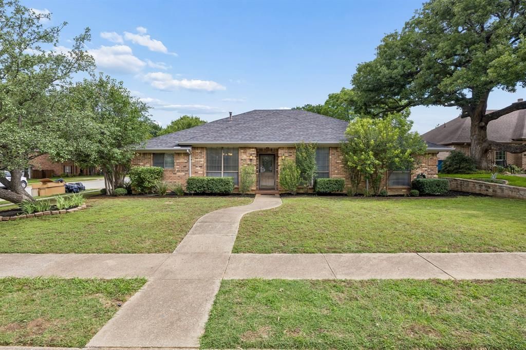 2128 N Aspenwood Drive, Grapevine, TX 76051 Main Photo