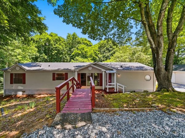 4944 Largo Court , Conover, NC 28613