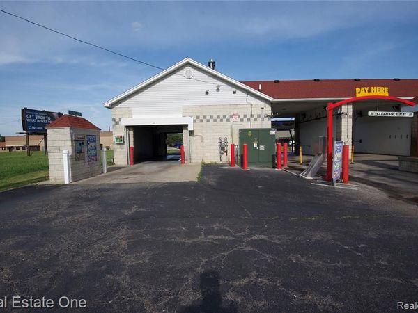 127 groesbeck, Mt. Clemens, MI 48043