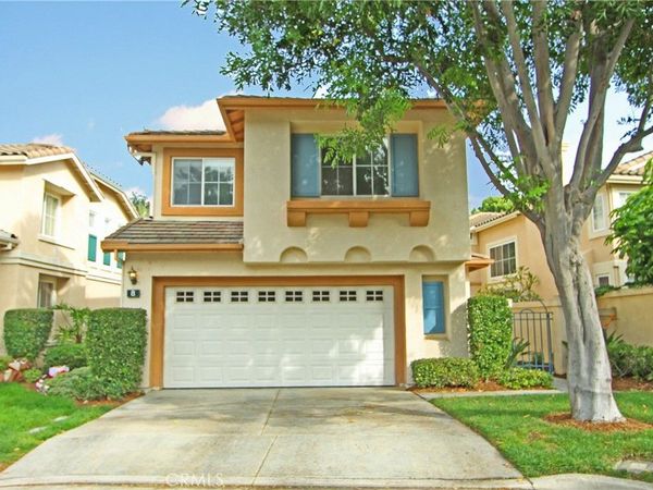 8 SANTA VICTORIA AISLE, Irvine, CA 92606