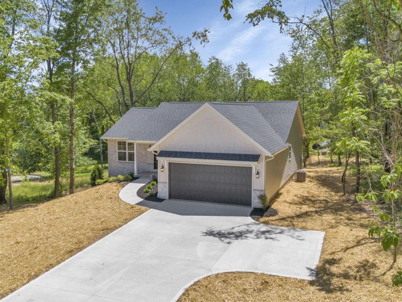 147 Jonathon Drive , Howard, OH 43028 Photo 5