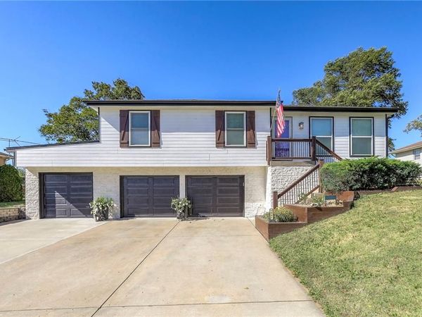 1521 Lexington Road, Pleasant Hill, MO 64080