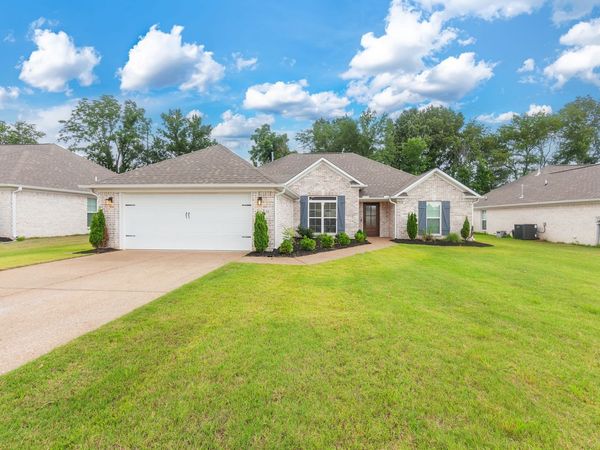 54 Golden Brooke Dr , Jackson, TN 38305