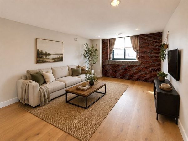 42 8th St, Unit 2318, Boston, MA 02129