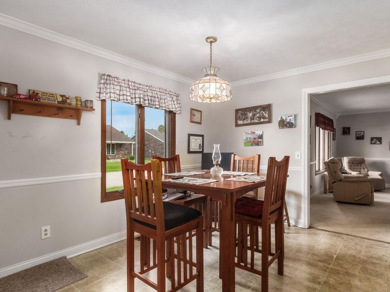 612 Circle Drive , London, OH 43140 Photo 10
