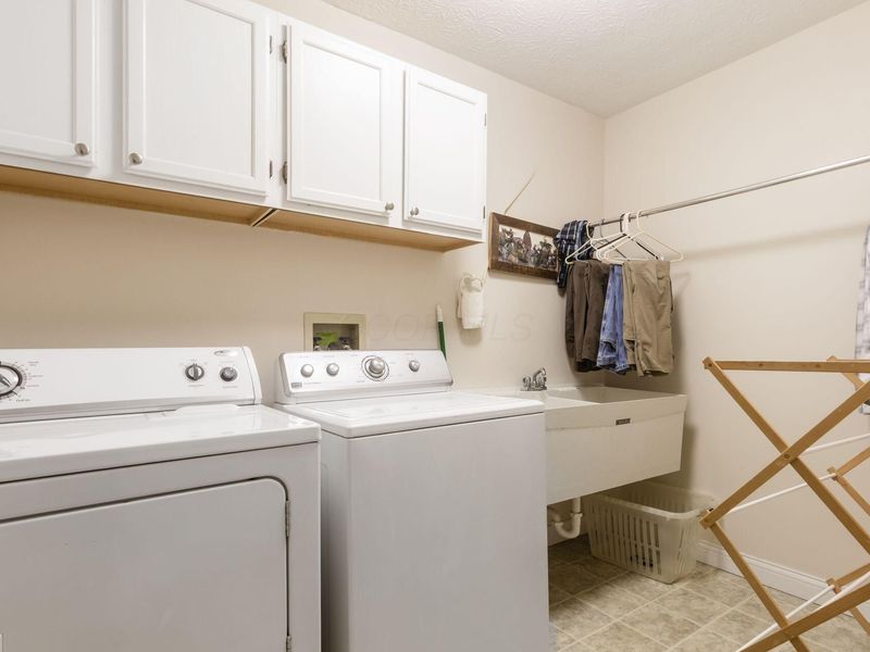 612 Circle Drive , London, OH 43140 Photo 17