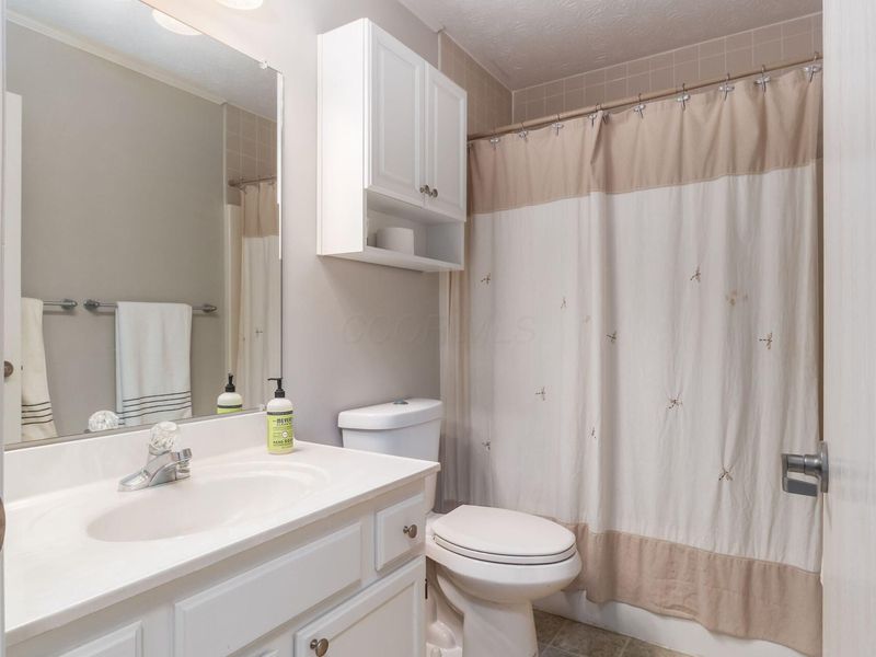 612 Circle Drive , London, OH 43140 Photo 18