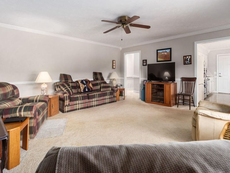 612 Circle Drive , London, OH 43140 Photo 6