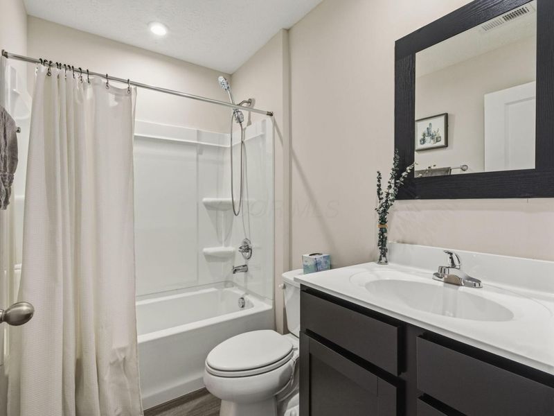 8561 Greengate Boulevard , Canal Winchester, OH 43110 Photo 22