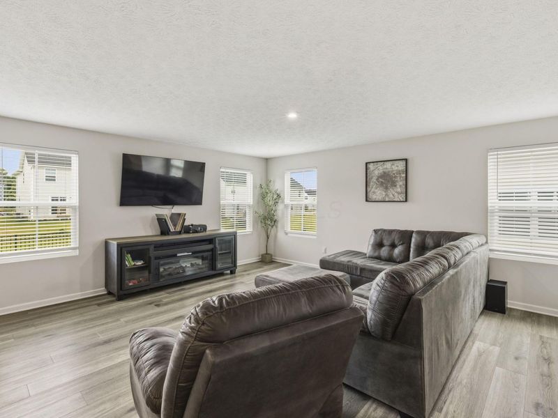8561 Greengate Boulevard , Canal Winchester, OH 43110 Photo 7