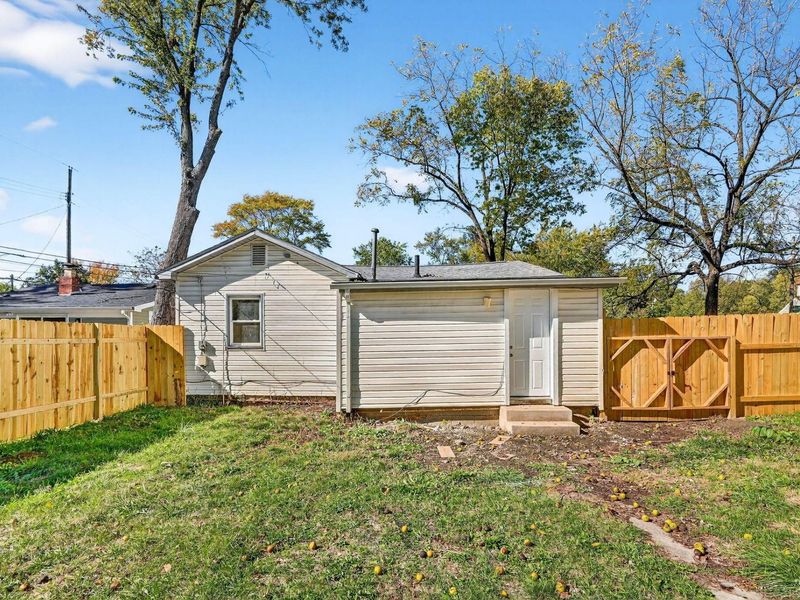 2166 Lexington Avenue , Columbus, OH 43211 Photo 14