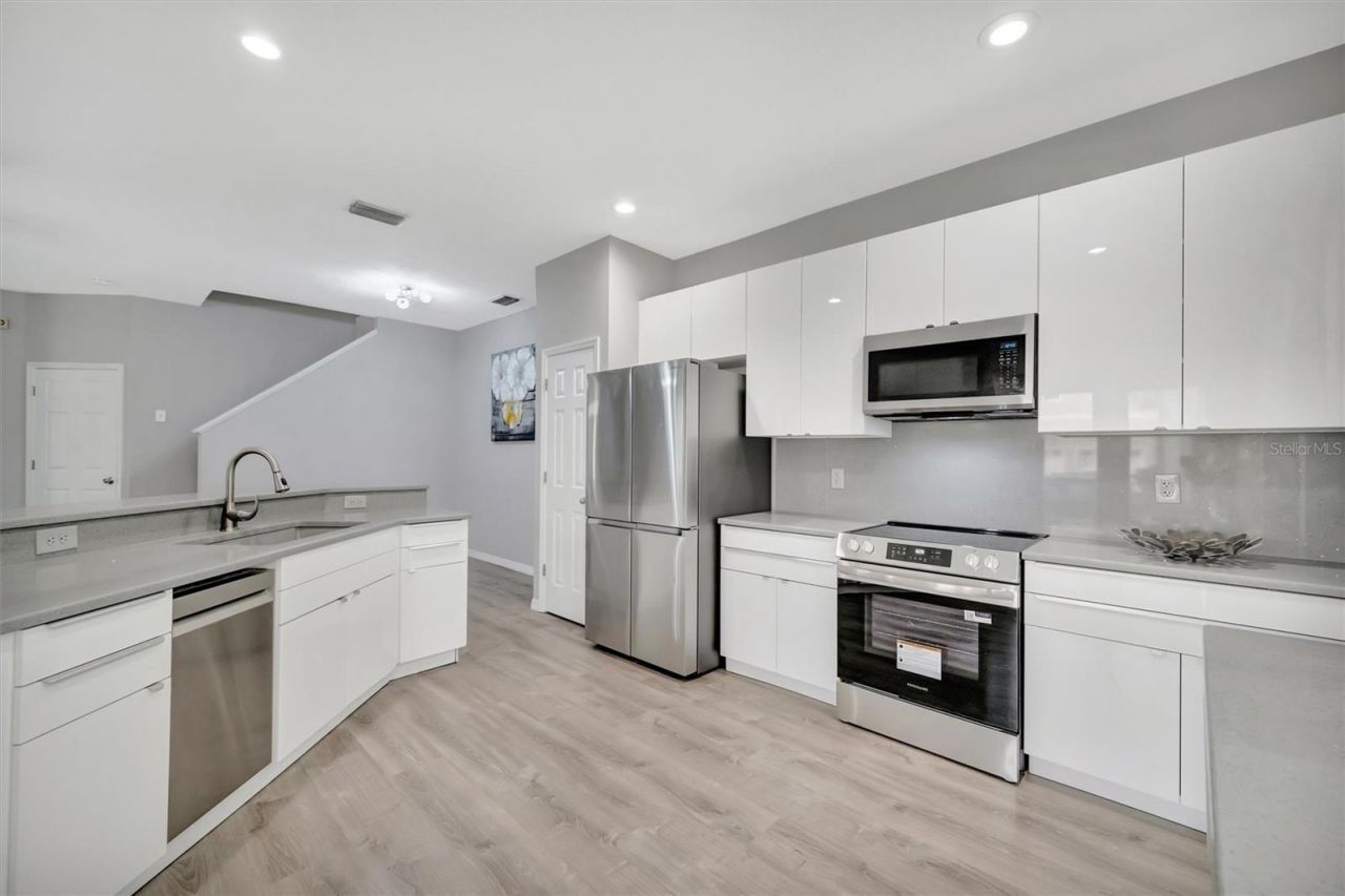 547 Black Lion Drive Ne, Saint Petersburg, FL 33716 Photo