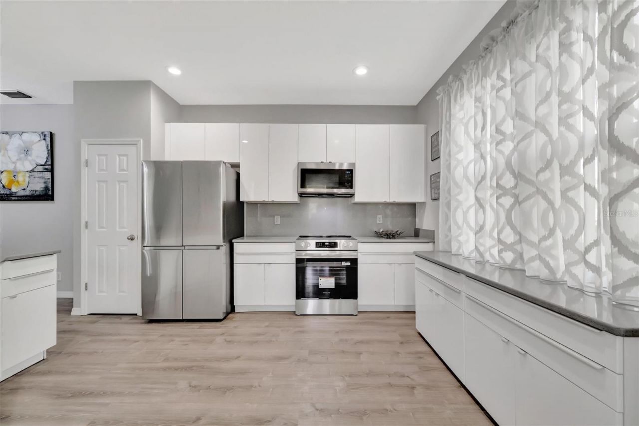 547 Black Lion Drive Ne, Saint Petersburg, FL 33716 Photo