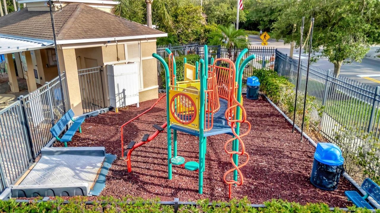 547 Black Lion Drive Ne, Saint Petersburg, FL 33716 Photo