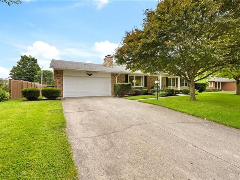 108 Lutheran Drive, Eaton, OH 45320 Photo 2