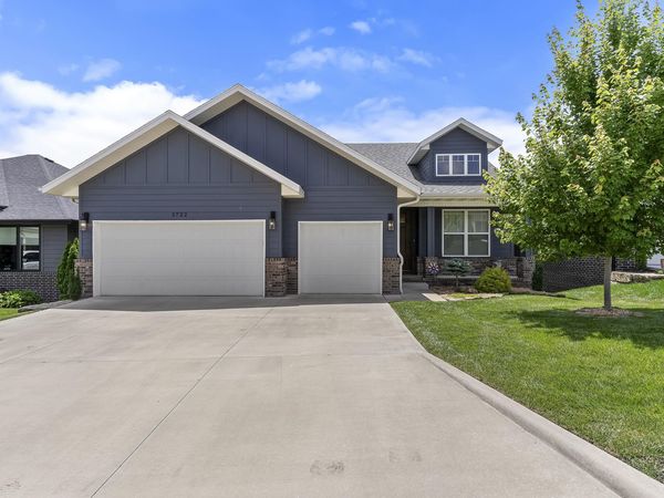 3722 E Hutcheson Avenue, Springfield, MO 65802