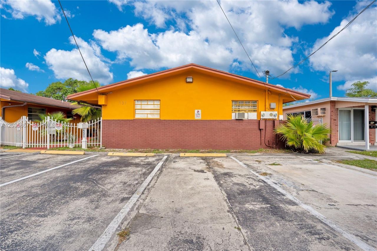 129-131 SE 5th St , Hallandale Beach, FL 33009 Photo
