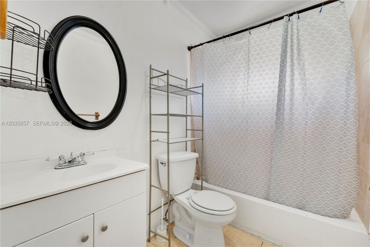 129-131 SE 5th St , Hallandale Beach, FL 33009 Photo