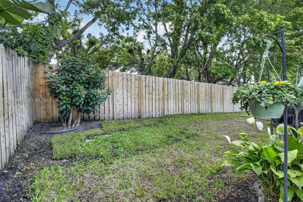 8815 Woodside Ct, Davie, FL 33328 Photo
