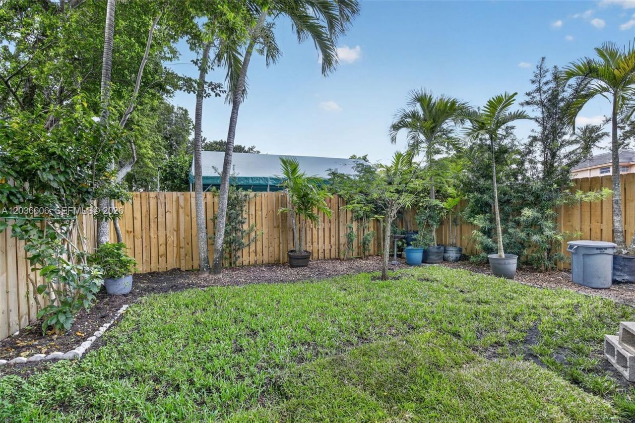 8815 Woodside Ct, Davie, FL 33328 Photo