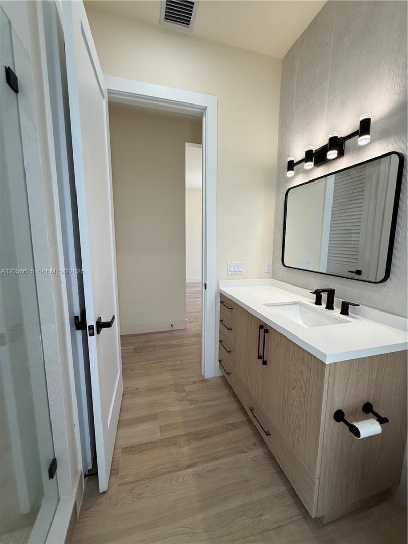 3326 Elizabeth St , Miami, FL 33133 Photo