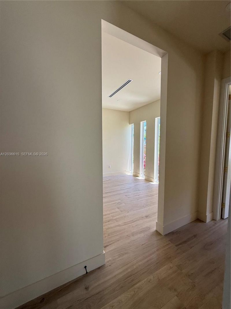 3326 Elizabeth St , Miami, FL 33133 Photo