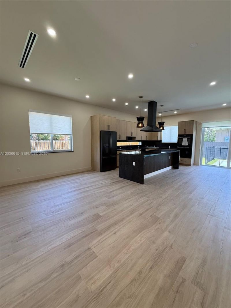 3326 Elizabeth St , Miami, FL 33133 Photo