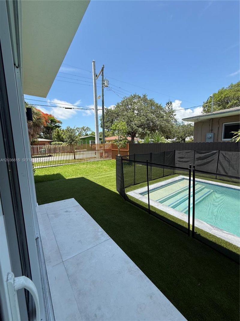 3326 Elizabeth St , Miami, FL 33133 Photo
