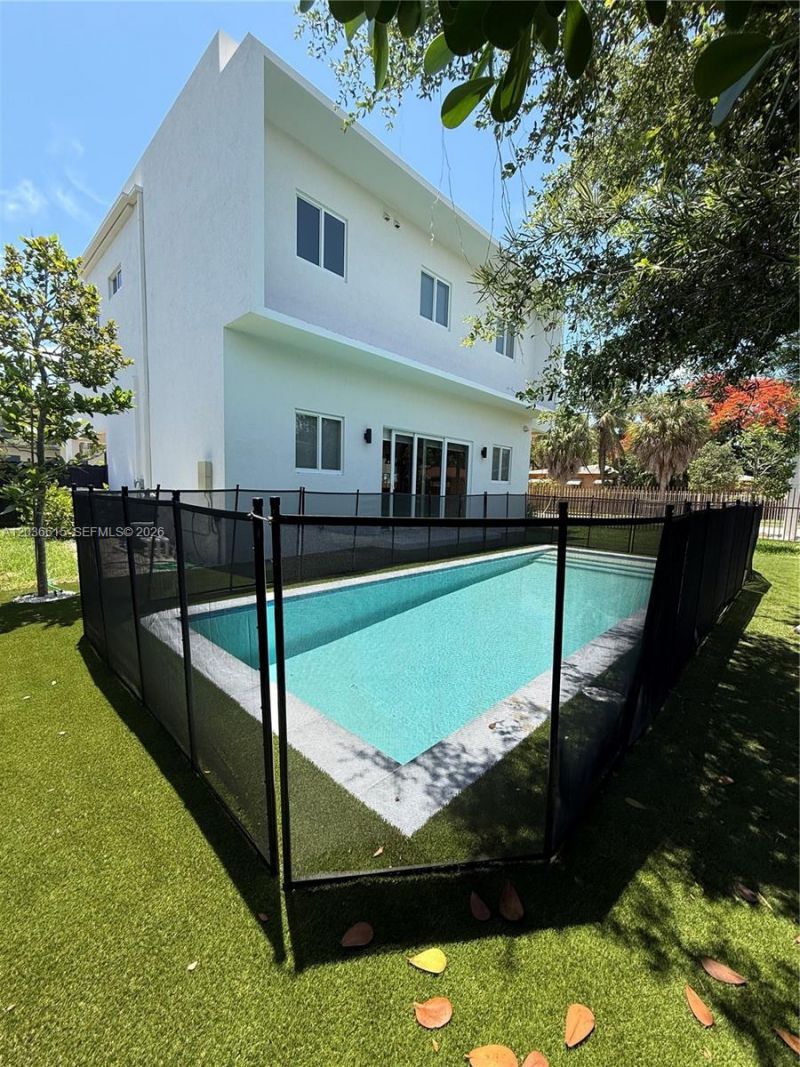 3326 Elizabeth St , Miami, FL 33133 Photo