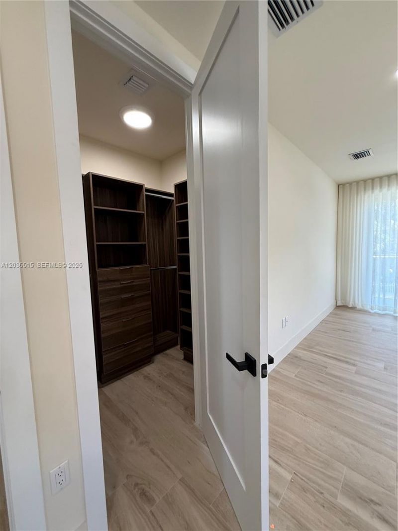 3326 Elizabeth St , Miami, FL 33133 Photo