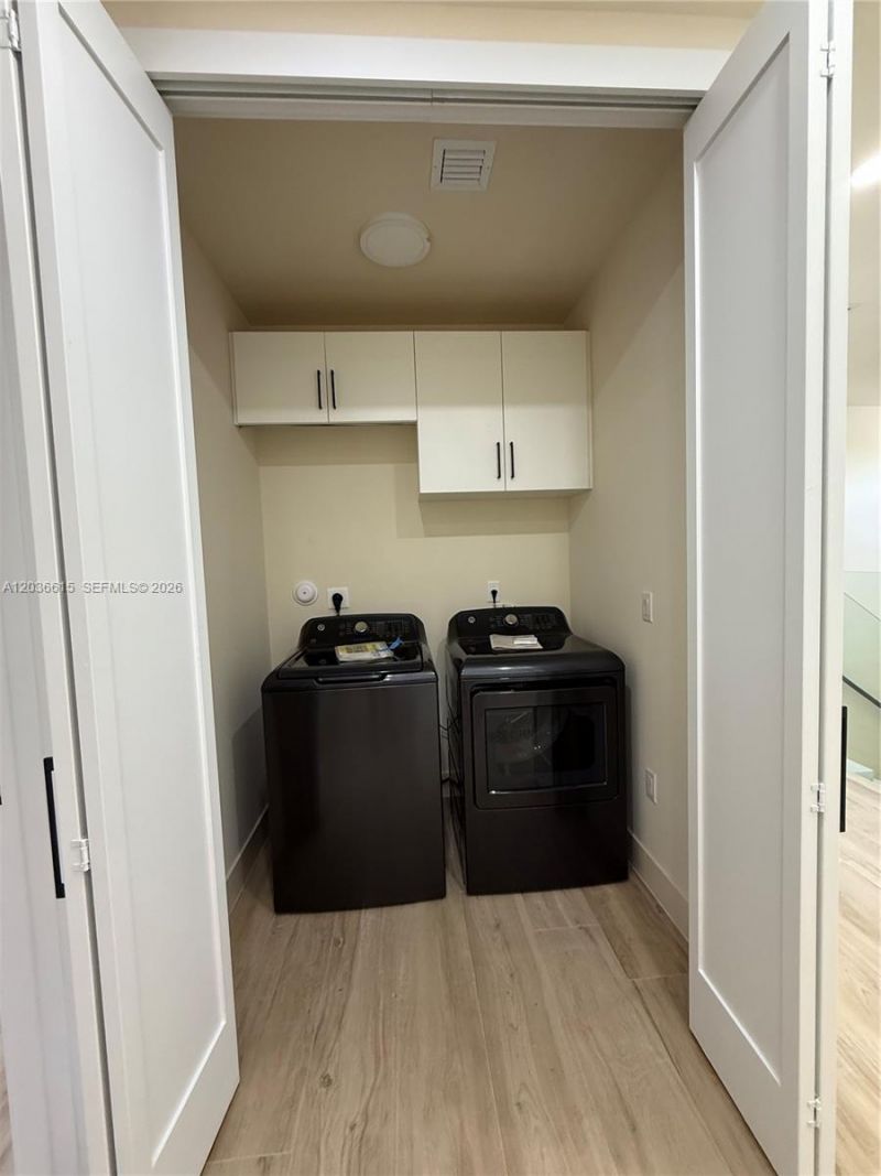 3326 Elizabeth St , Miami, FL 33133 Photo