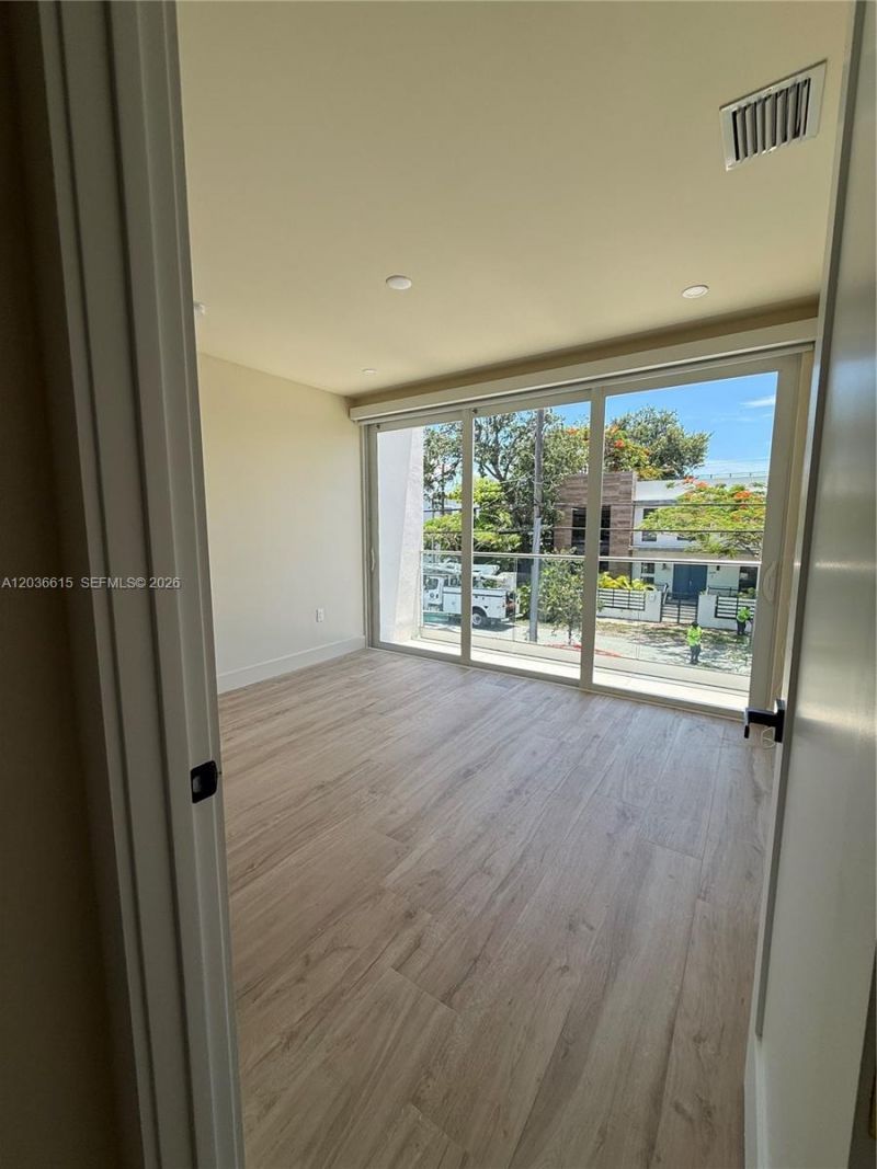 3326 Elizabeth St , Miami, FL 33133 Photo