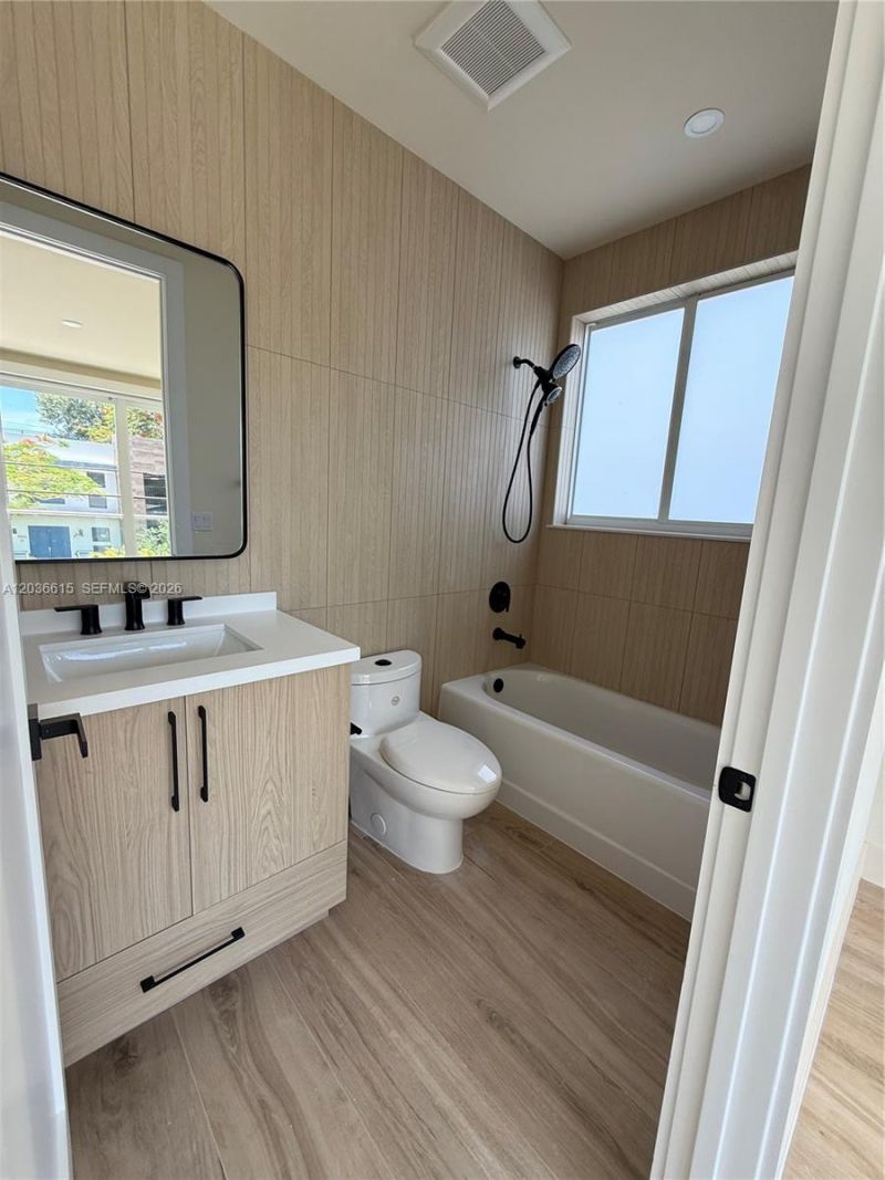 3326 Elizabeth St , Miami, FL 33133 Photo