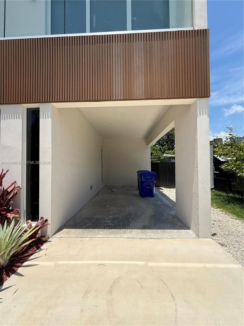 3326 Elizabeth St , Miami, FL 33133 Photo