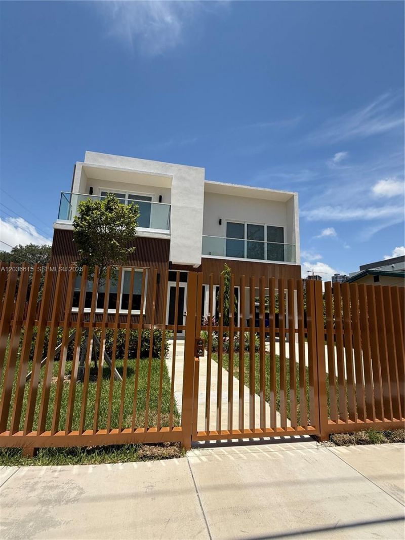 3326 Elizabeth St , Miami, FL 33133 Photo