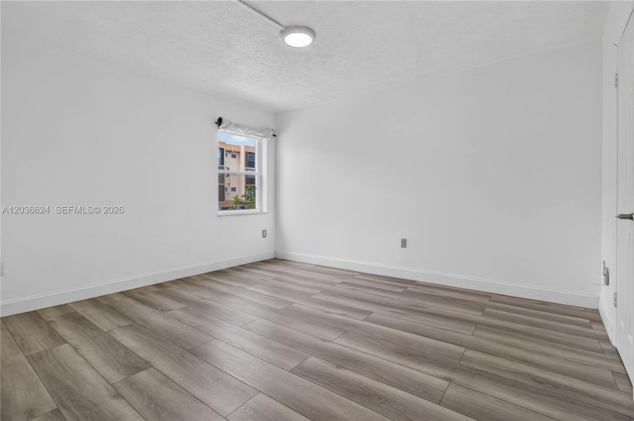 6070 W 18th Ave, Unit 209, Hialeah, FL 33012 Photo