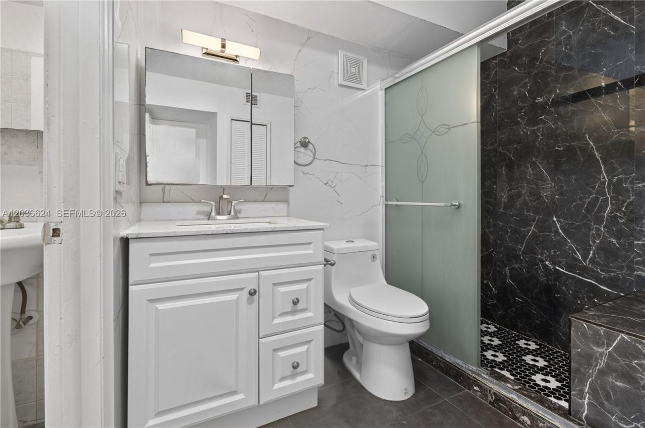 6070 W 18th Ave, Unit 209, Hialeah, FL 33012 Photo