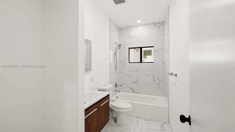 1140 NE 201st Ter , Miami, FL 33179 Photo
