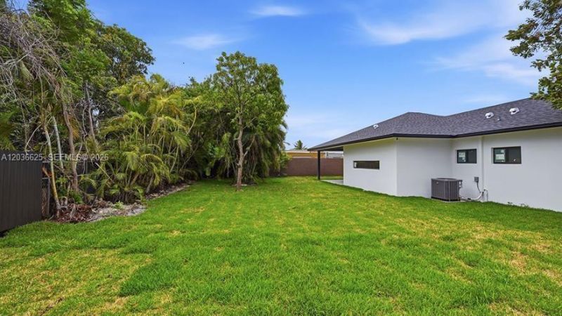 1140 NE 201st Ter , Miami, FL 33179 Photo
