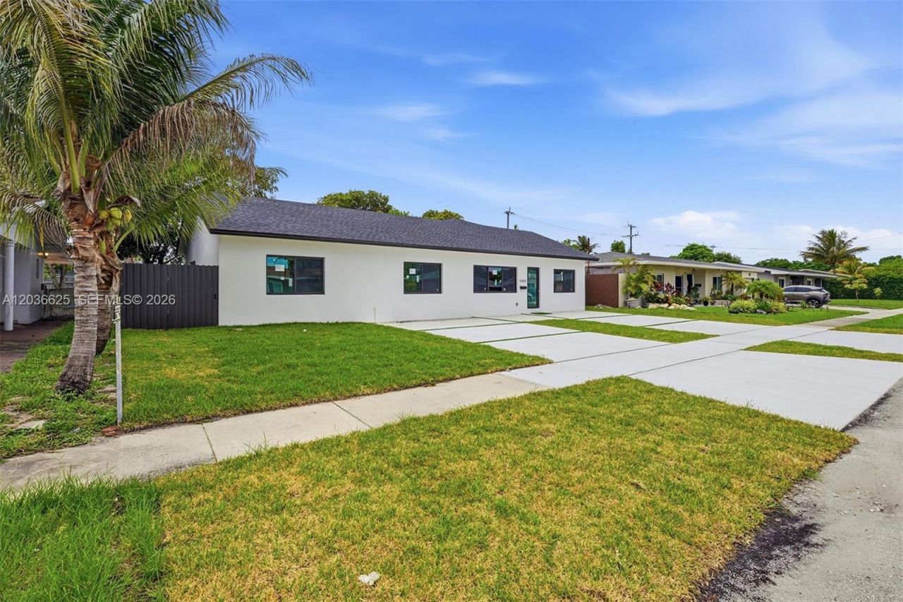 1140 NE 201st Ter , Miami, FL 33179 Photo