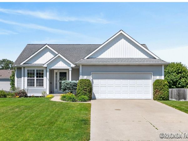 3933 Spruce Lane, Holland, MI 49424